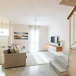 Casa 3 Plantas Con Patio Y Solarium Privados Διαμέρισμα