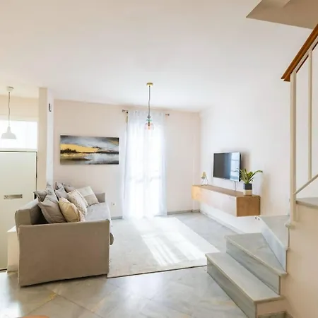 Casa 3 Plantas Con Patio Y Solarium Privados 아파트