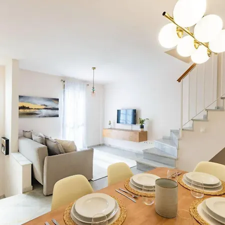 Casa 3 Plantas Con Patio Y Solarium Privados קורדובה