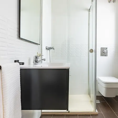 Casa 3 Plantas Con Patio Y Solarium Privados Alpehytte