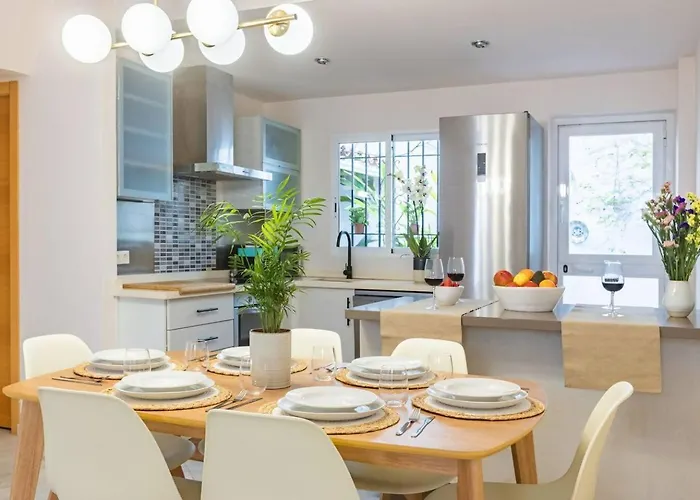 Casa 3 Plantas Con Patio Y Solárium Privados *