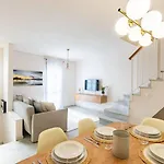 Casa 3 Plantas Con Patio Y Solarium Privados Kordoba